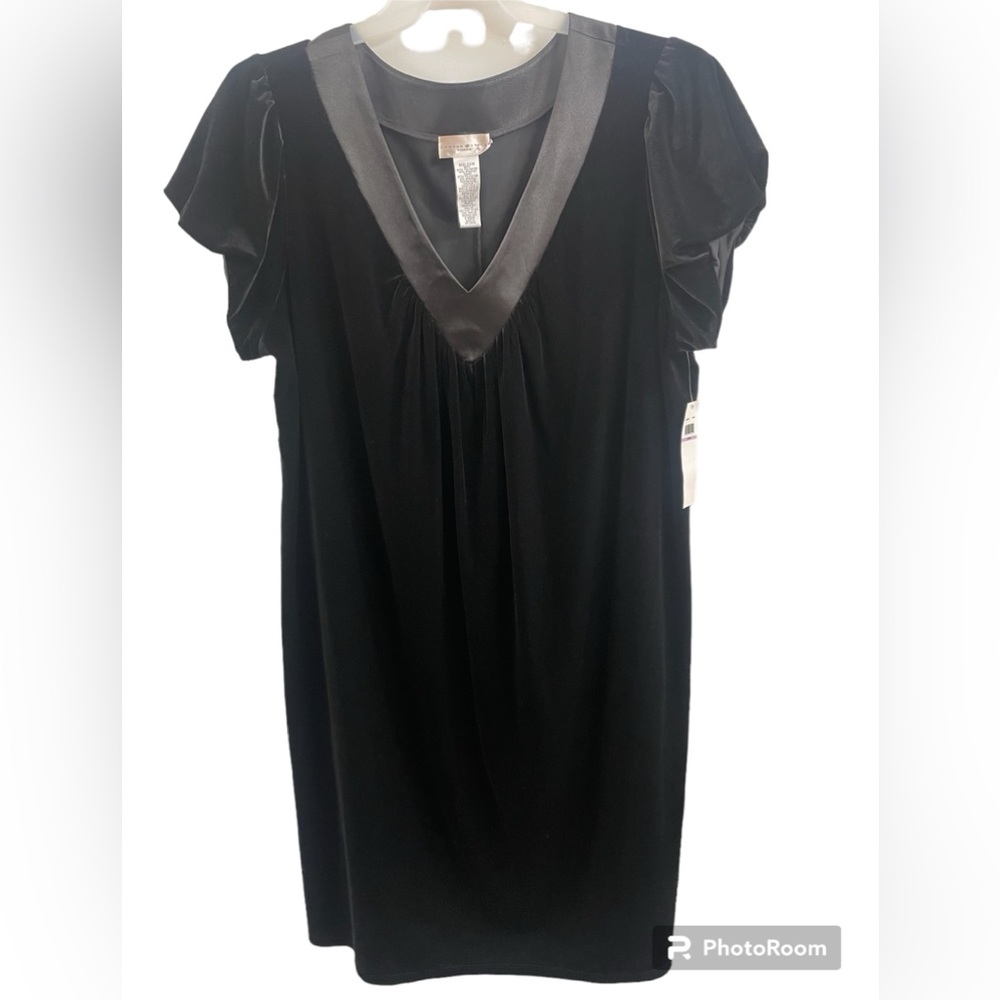 London Style Black Elegant Velvet Dress With Satin V- Neckline Sz(22W)